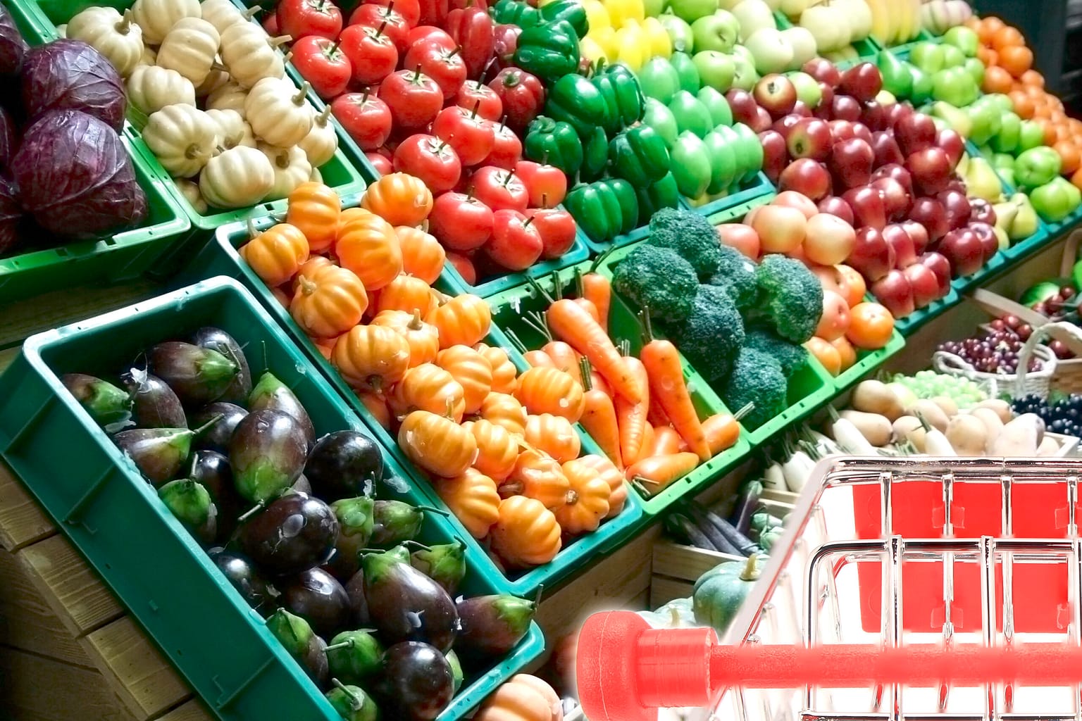 Corredor de supermercado - como economizar nas compras - frutas